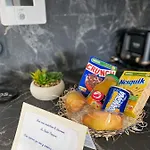 شقة Au Pissarro
