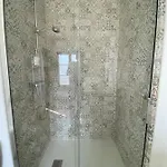 Au Pissarro شقة *